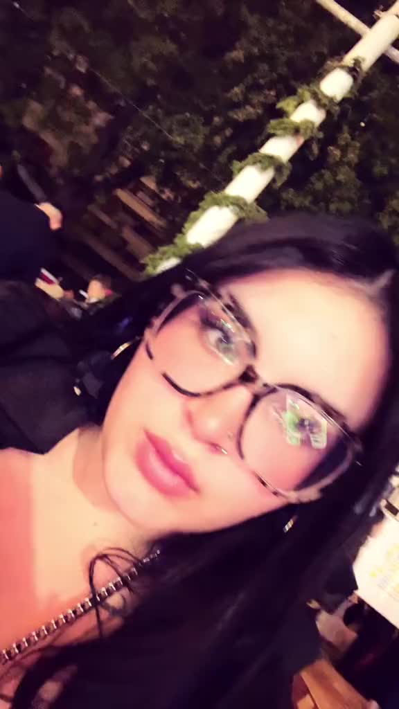 @Carmela00