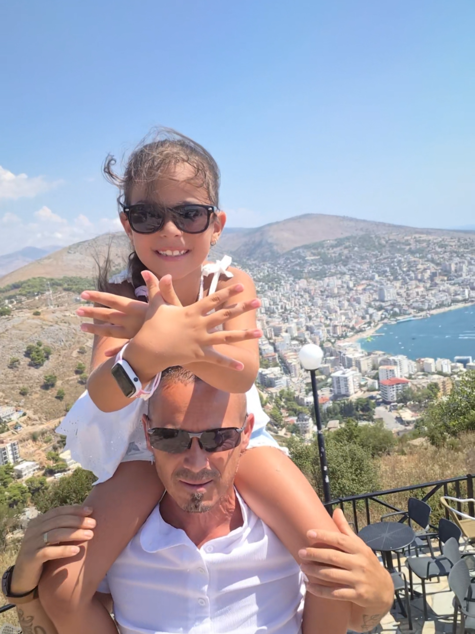 @Gabriela🇹🇩❤️🇦🇱Toni