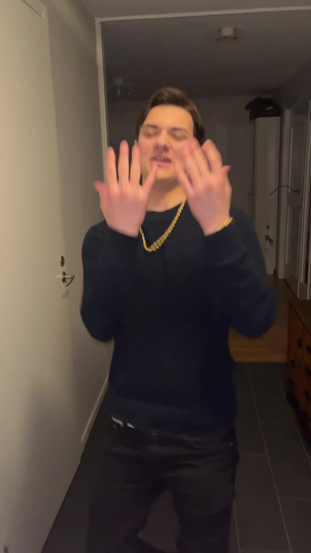 @Leo