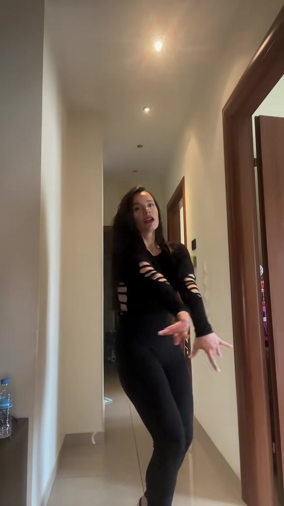 @JessicaHills
