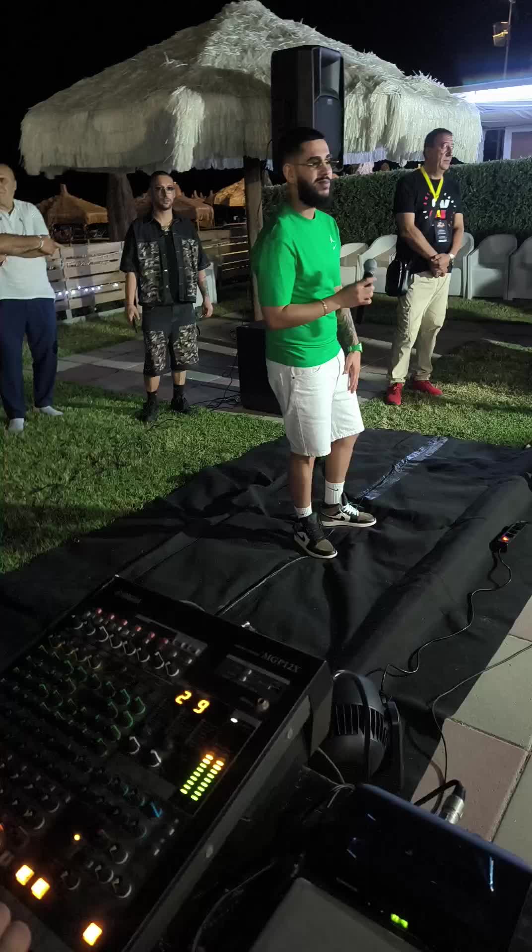 @Giovanni Defazio