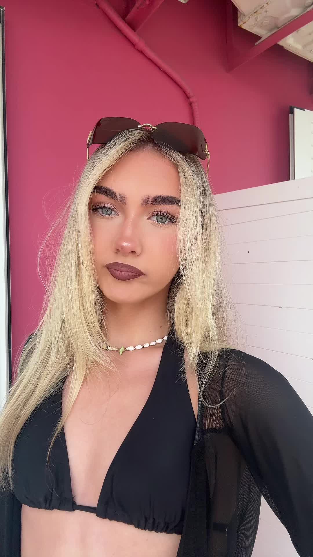@llouisebrown