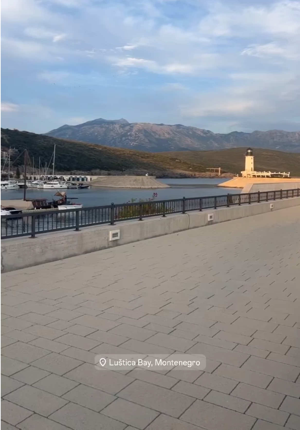 @Travelismytherapy - Zizi -