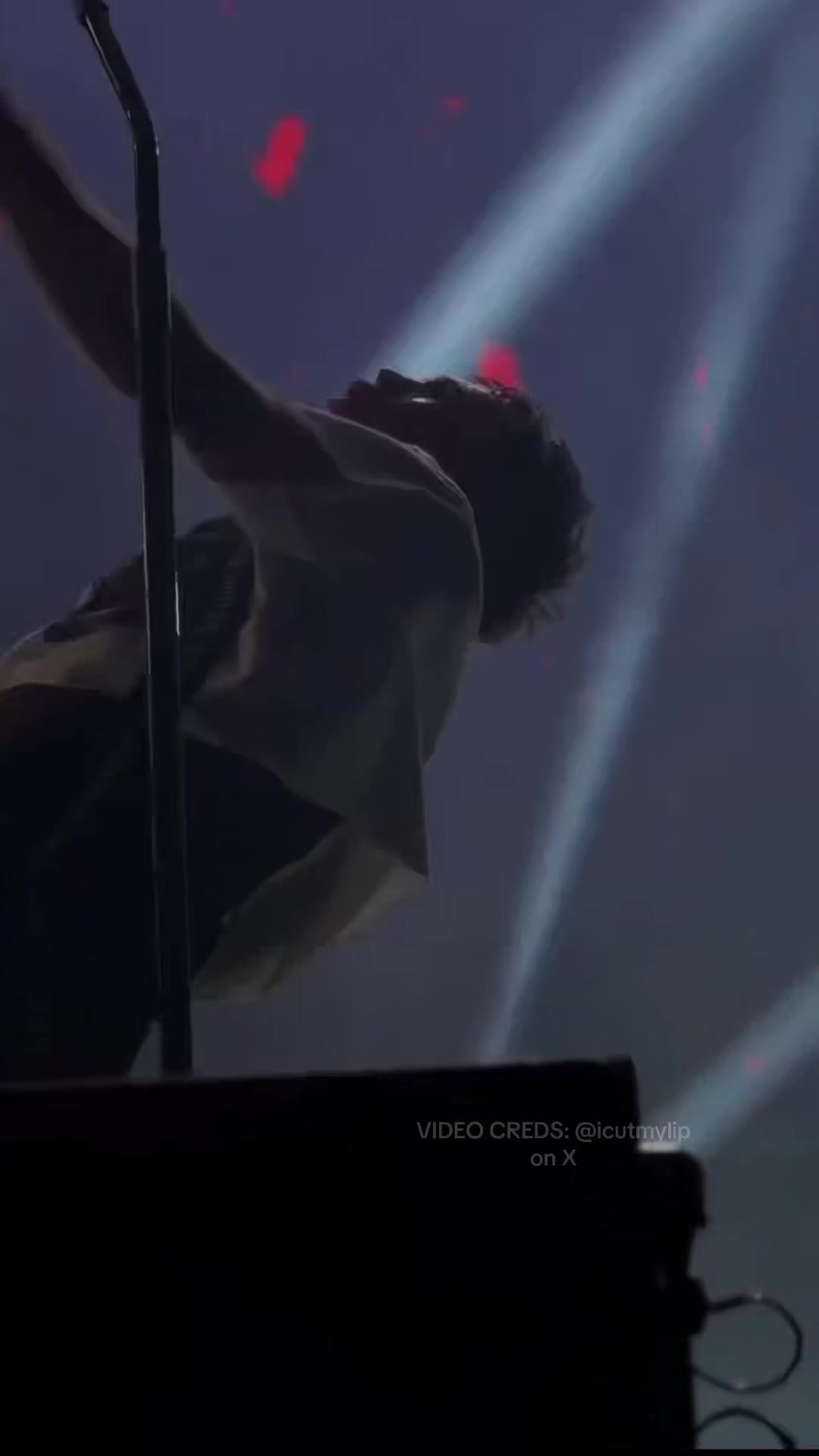 @IC¥ 💙🤍💛🩷