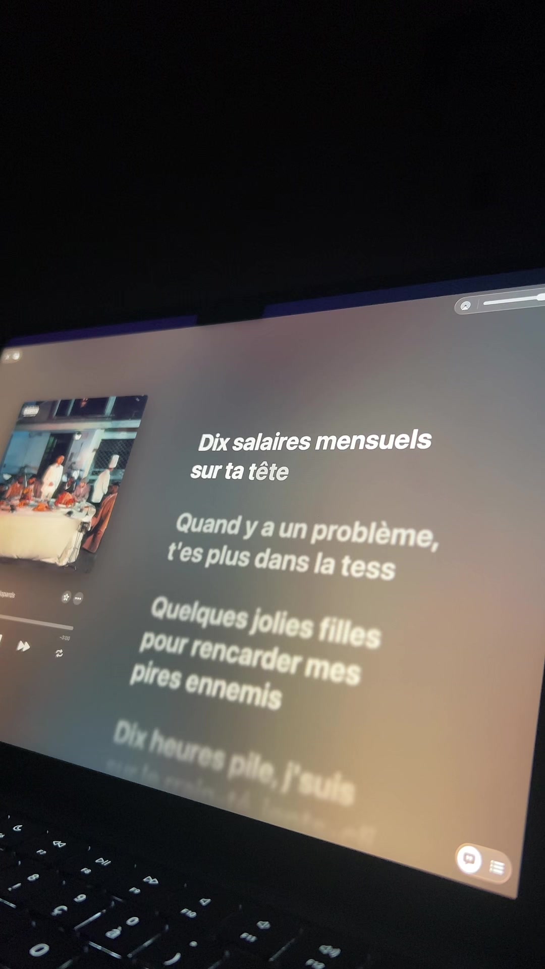 @🎧LYRICS_TOK🎵