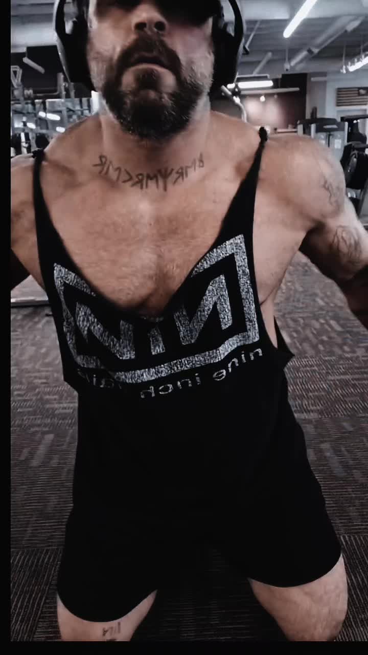 @Flesh_artist_1985