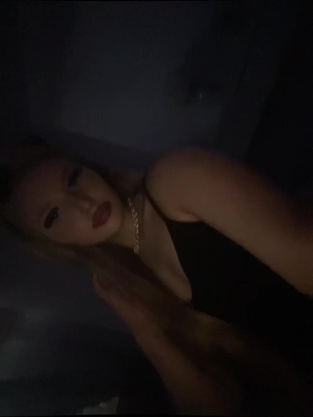 @Holly👑
