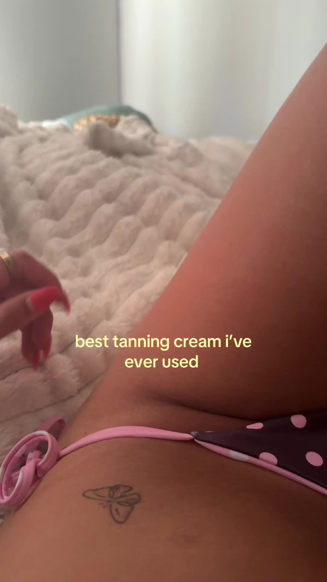@hollyvjones