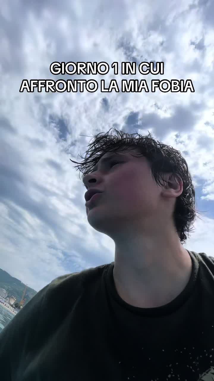 @🦦