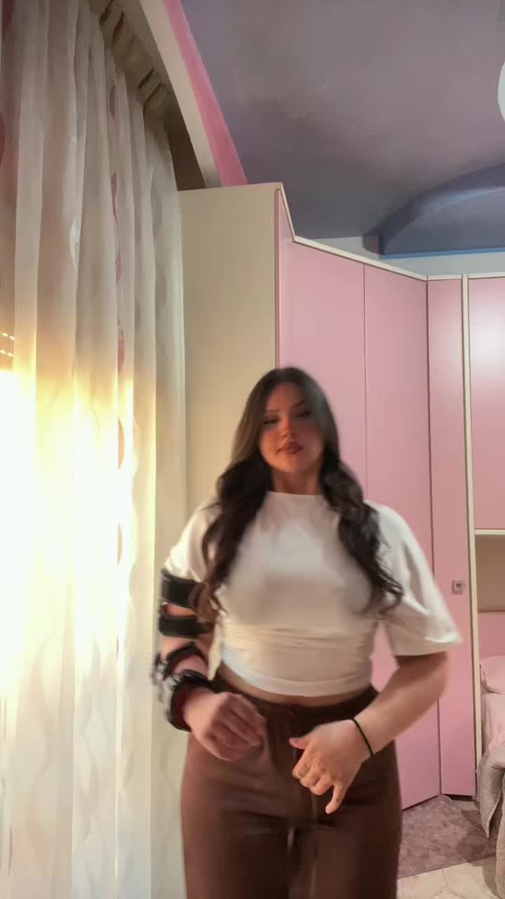 @A N N A C H I A R A 🦋