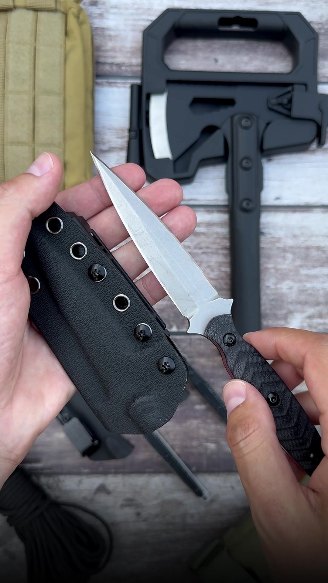 @survival.knives