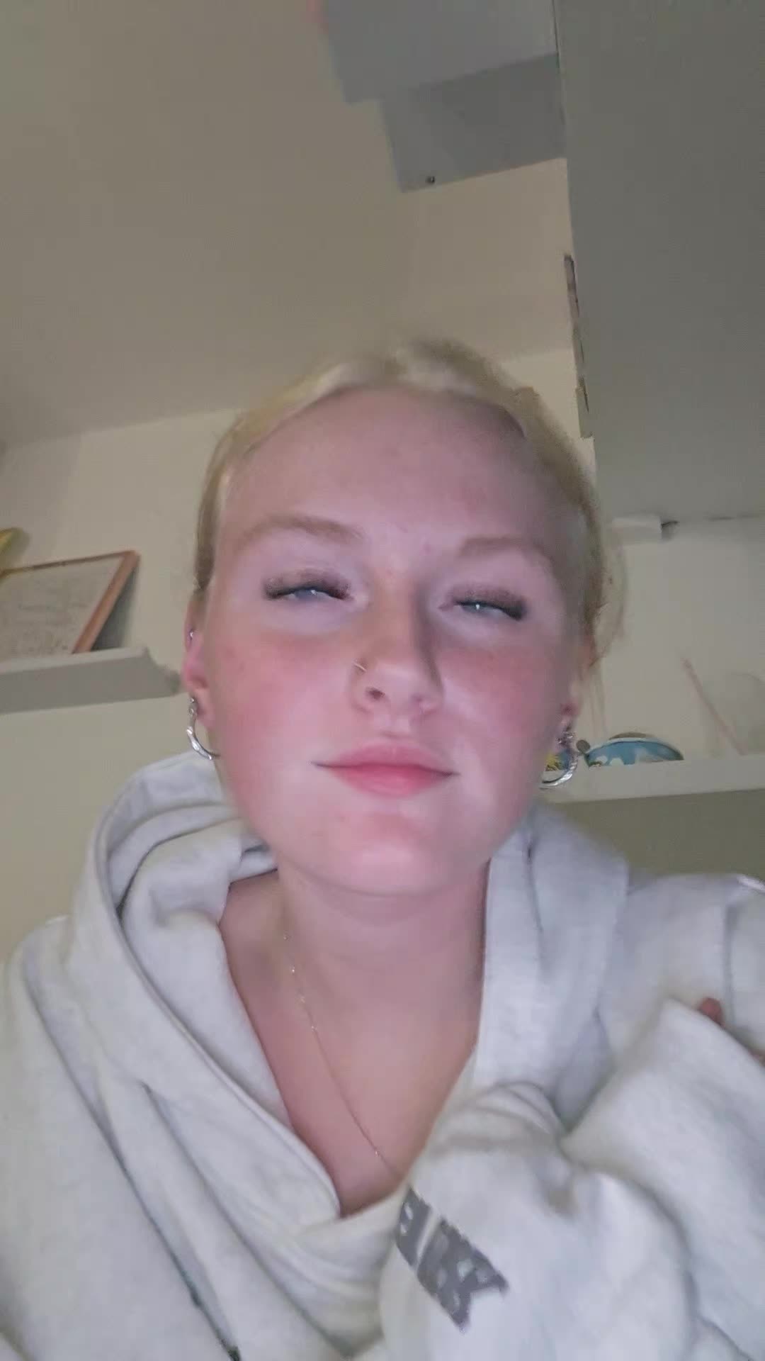 @AnnieLee