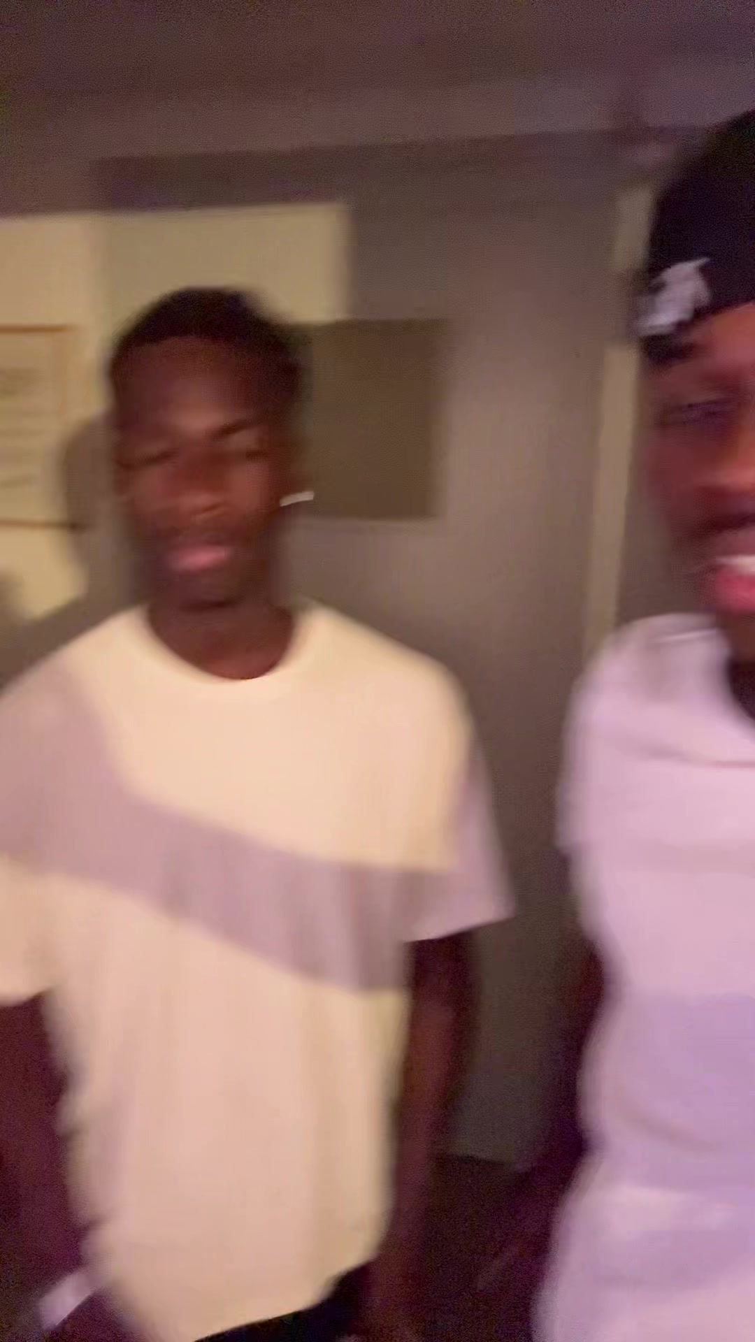 @𝐑𝟐 𝐱 𝐁𝟐