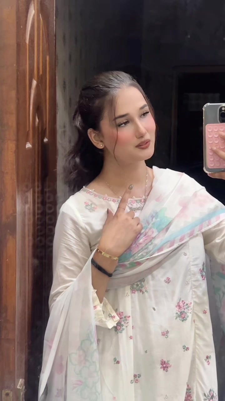 @عریشہ مرزا