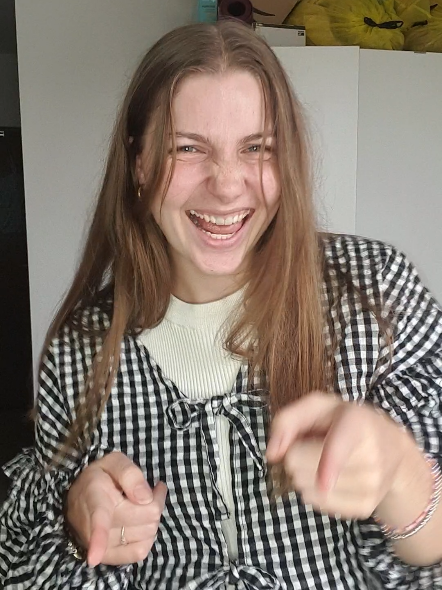 @𝐅𝐞𝐞