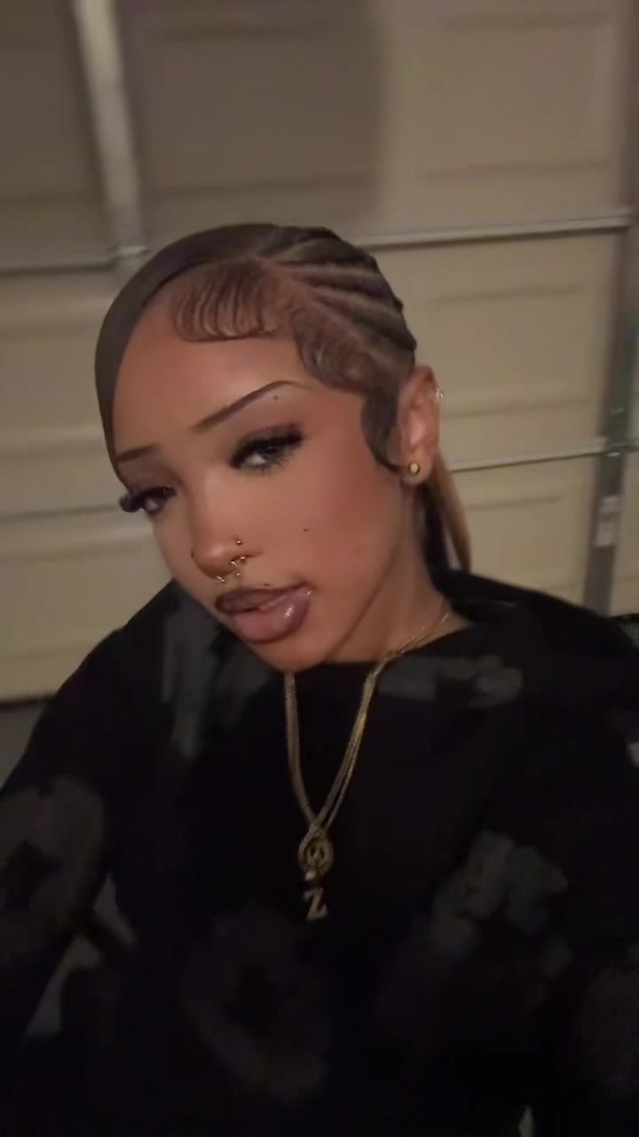@️
