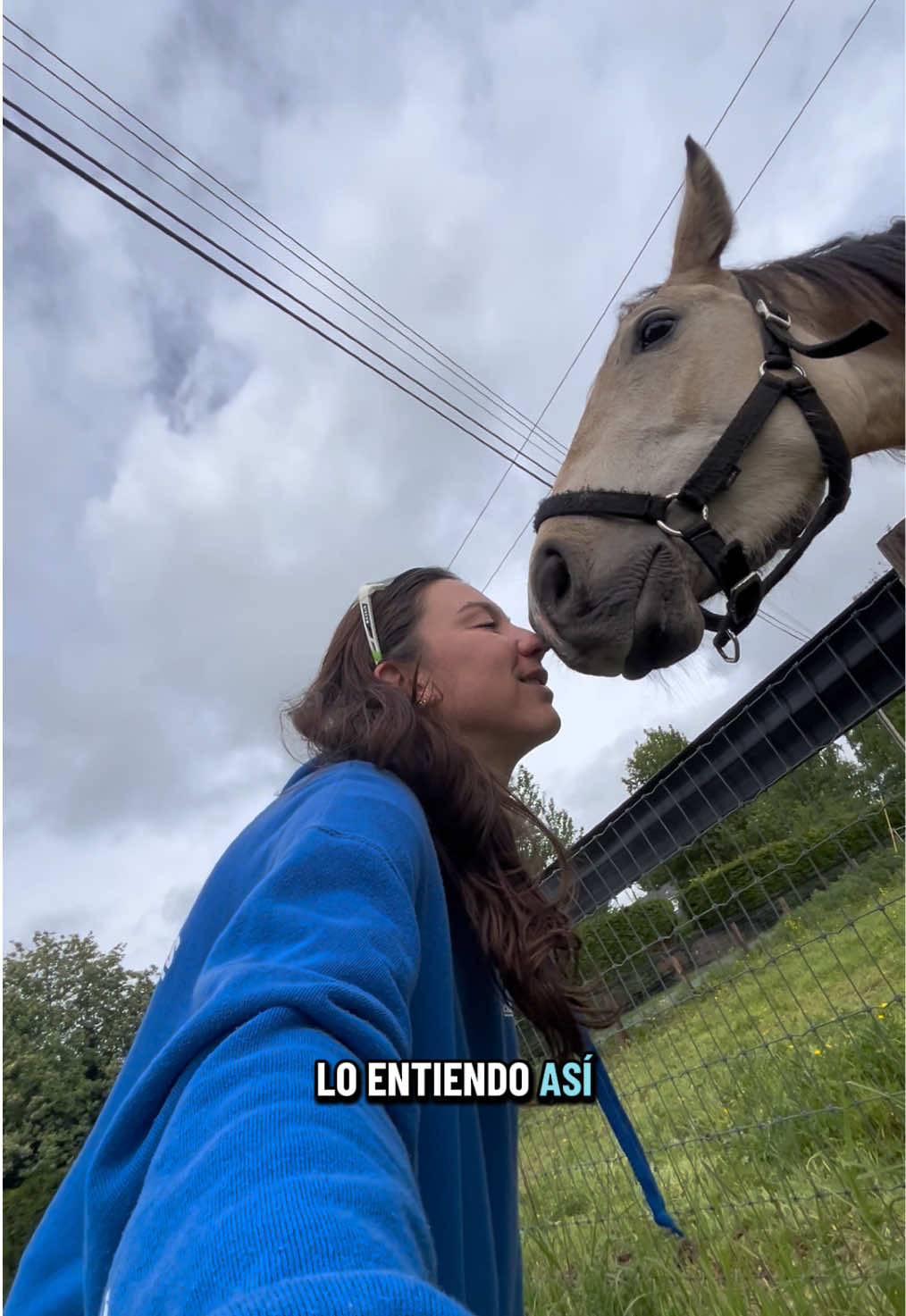 @laauraalos
