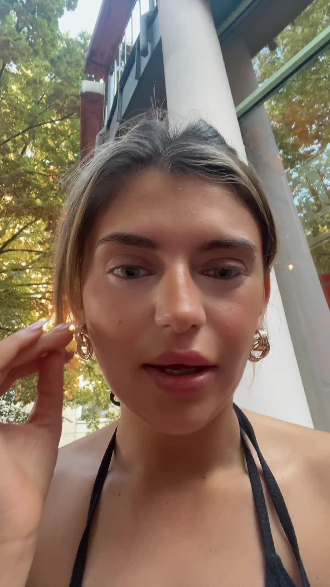@MiraBks