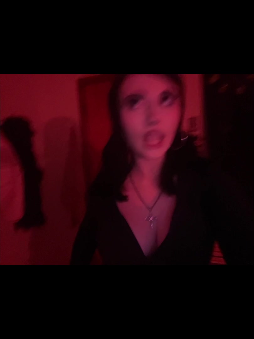 @v4mp_d0llrot4u