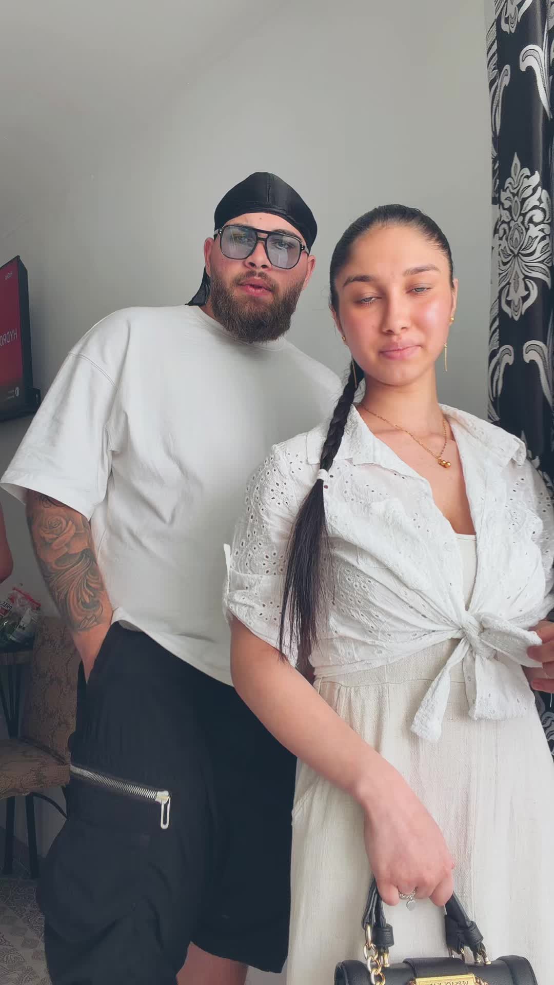 @Izauraaa.Elenaa