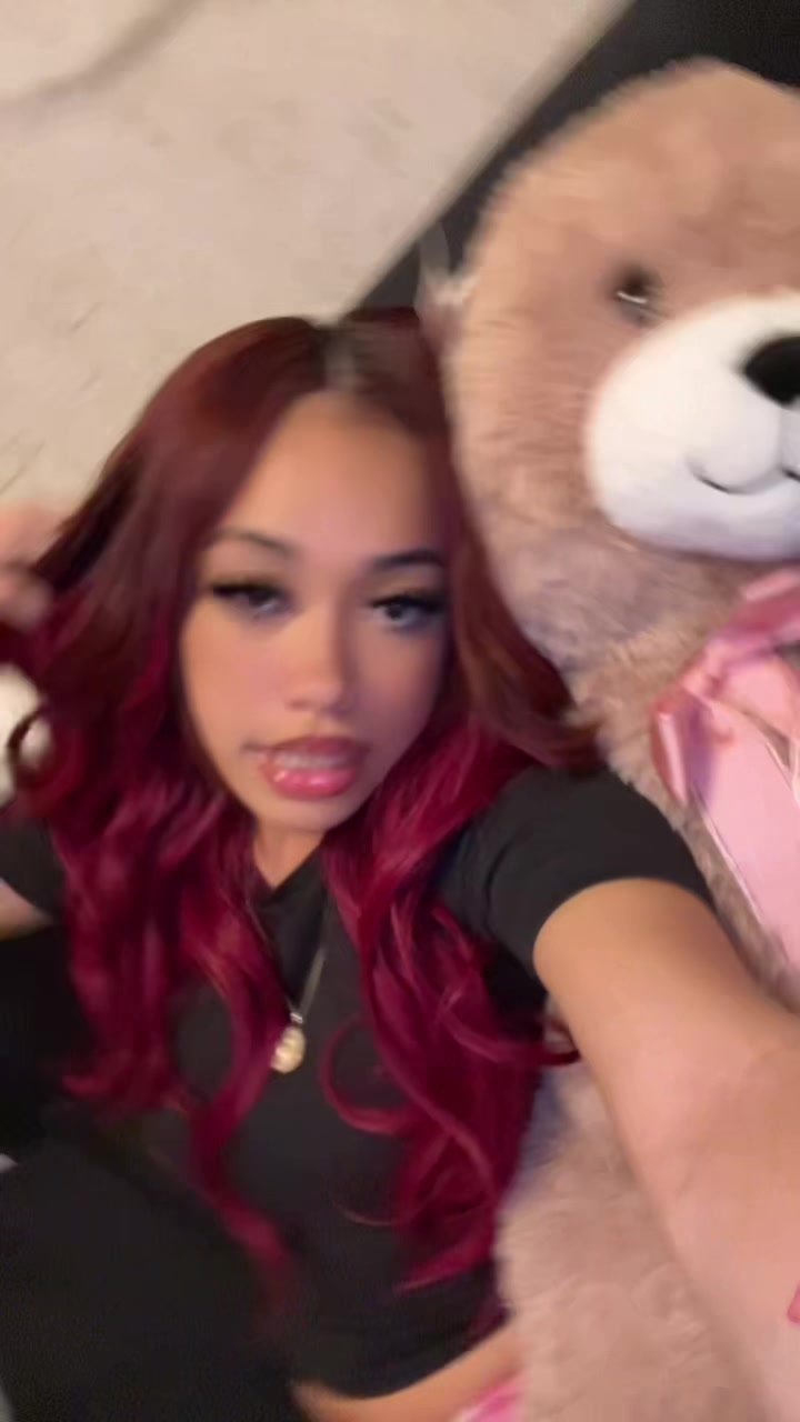 @yunglatinaa
