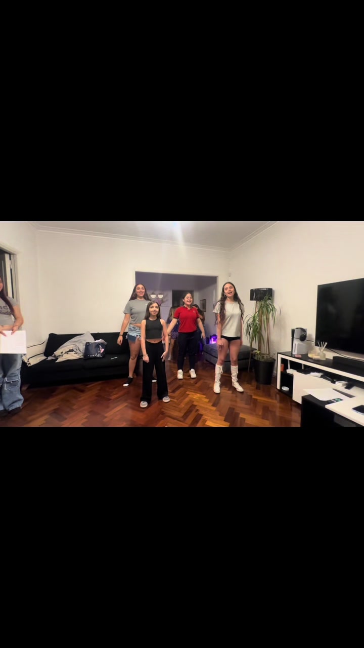 @nadiadicello27