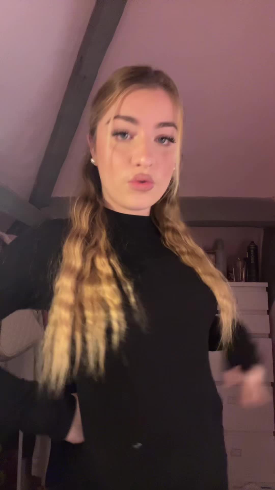 @𝐀𝐥𝐢𝐱_𝐥𝐜𝐳