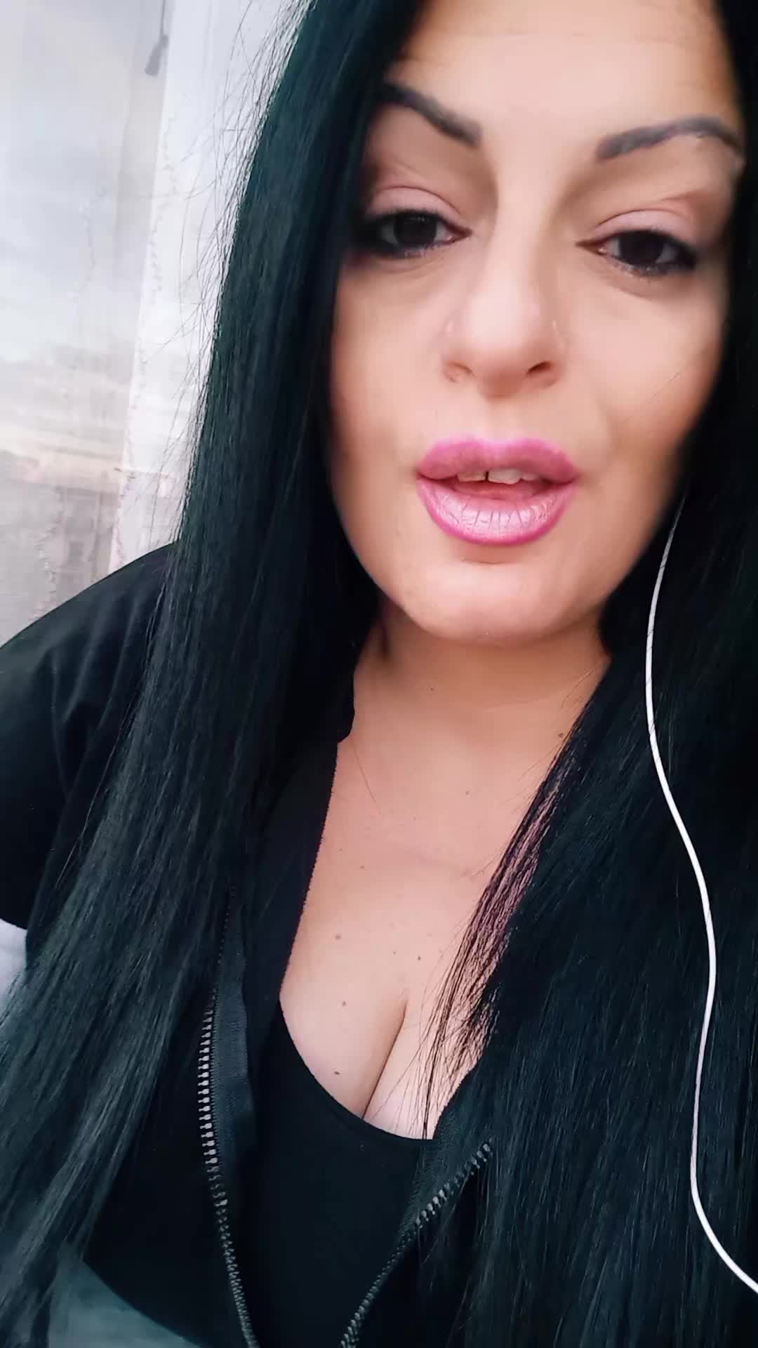@👑Monica.85👑