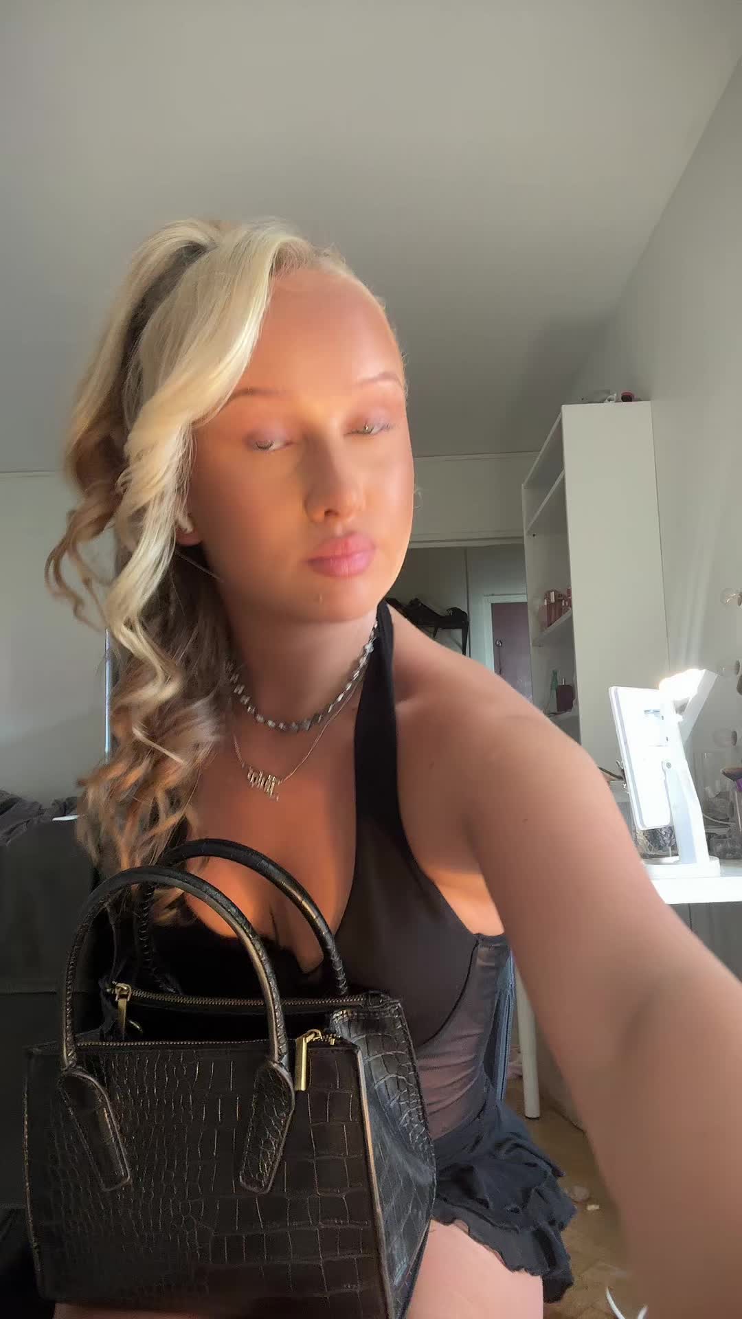@yrmamibadgalllminauu