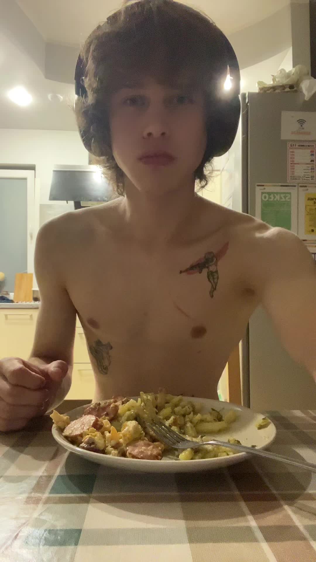 @zxckinder