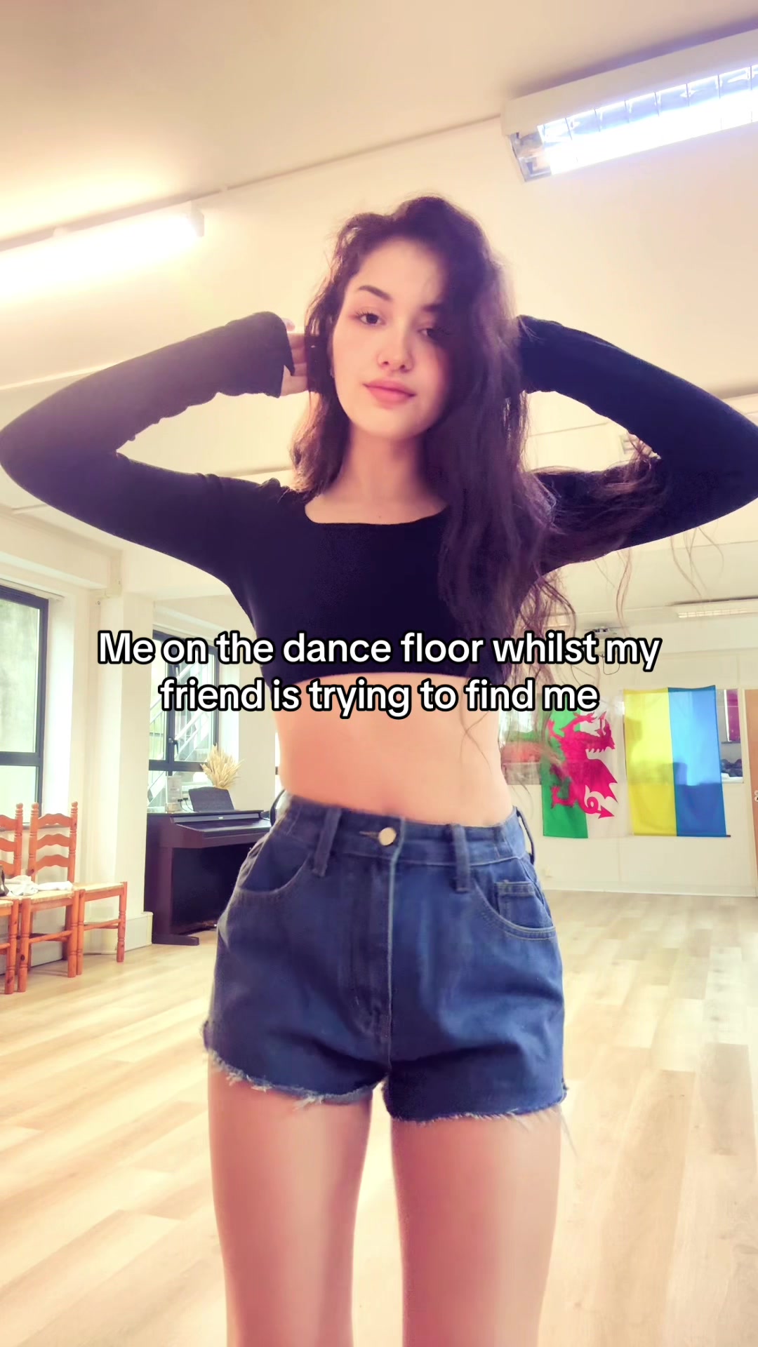 @lolabellydance