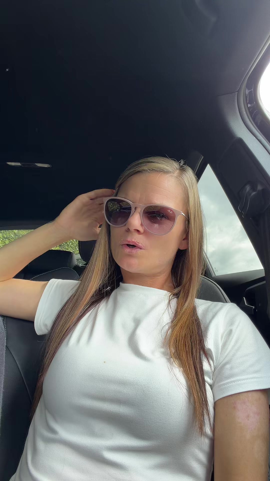 @justmekayleigh