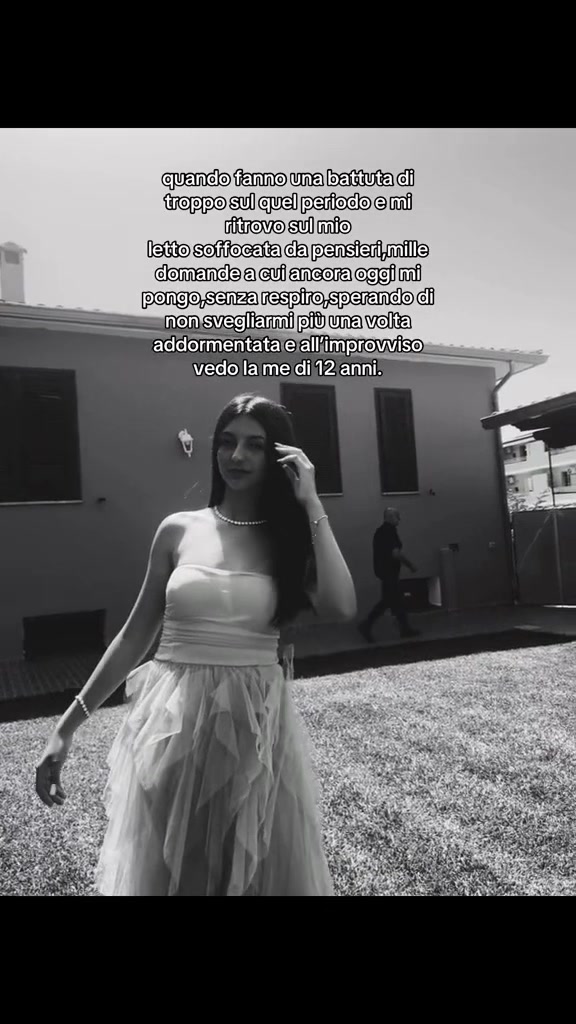 @nicoleefoiss