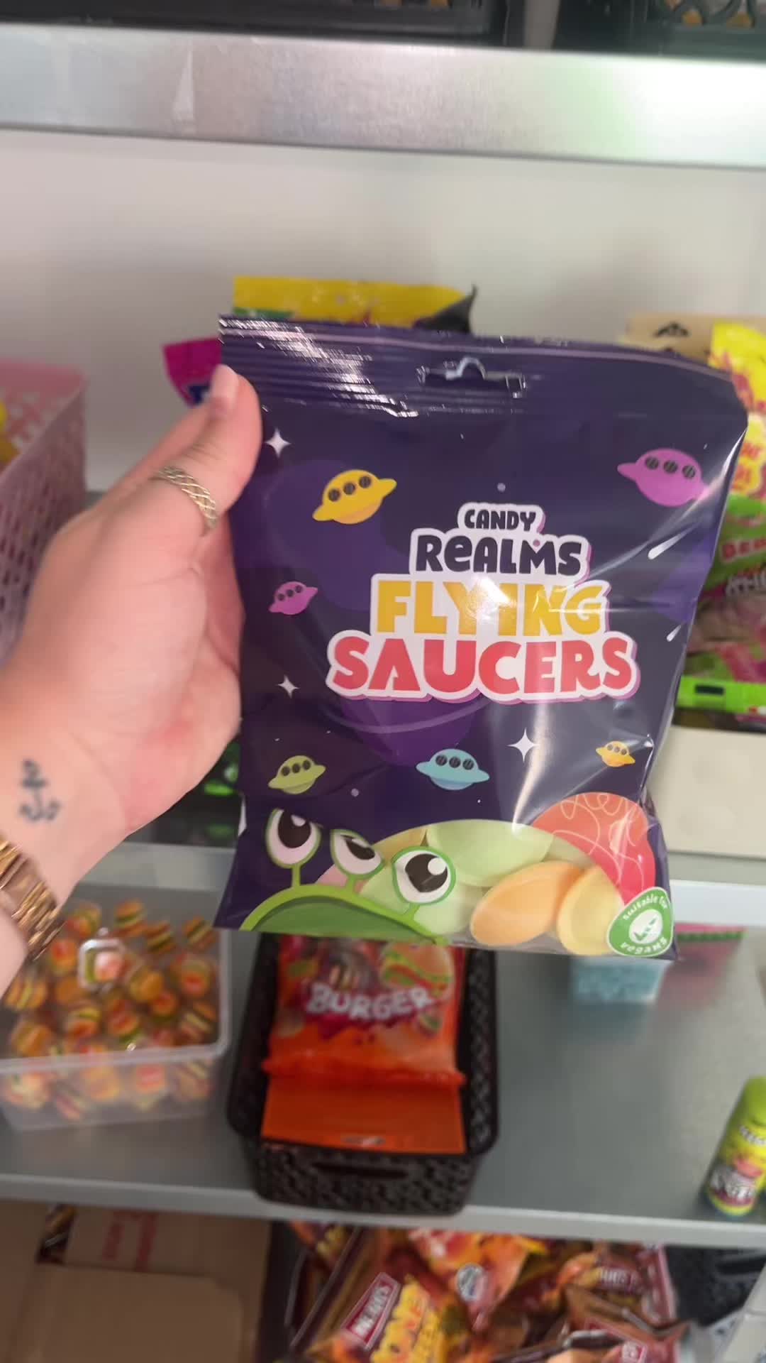 @Bellasboxesuk
