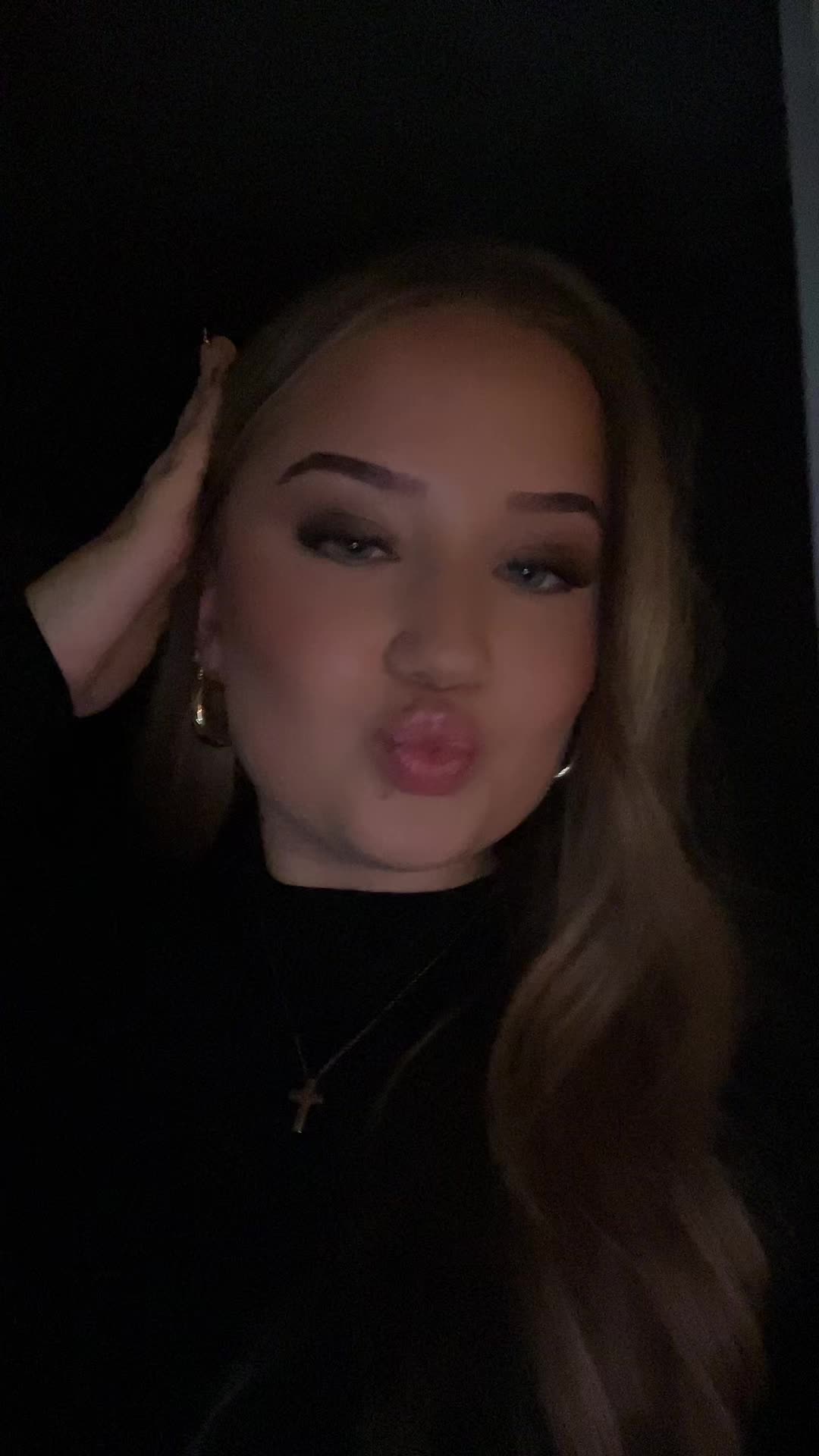 @𝓐𝓷𝓰𝓮𝓵𝓲𝓷𝓪