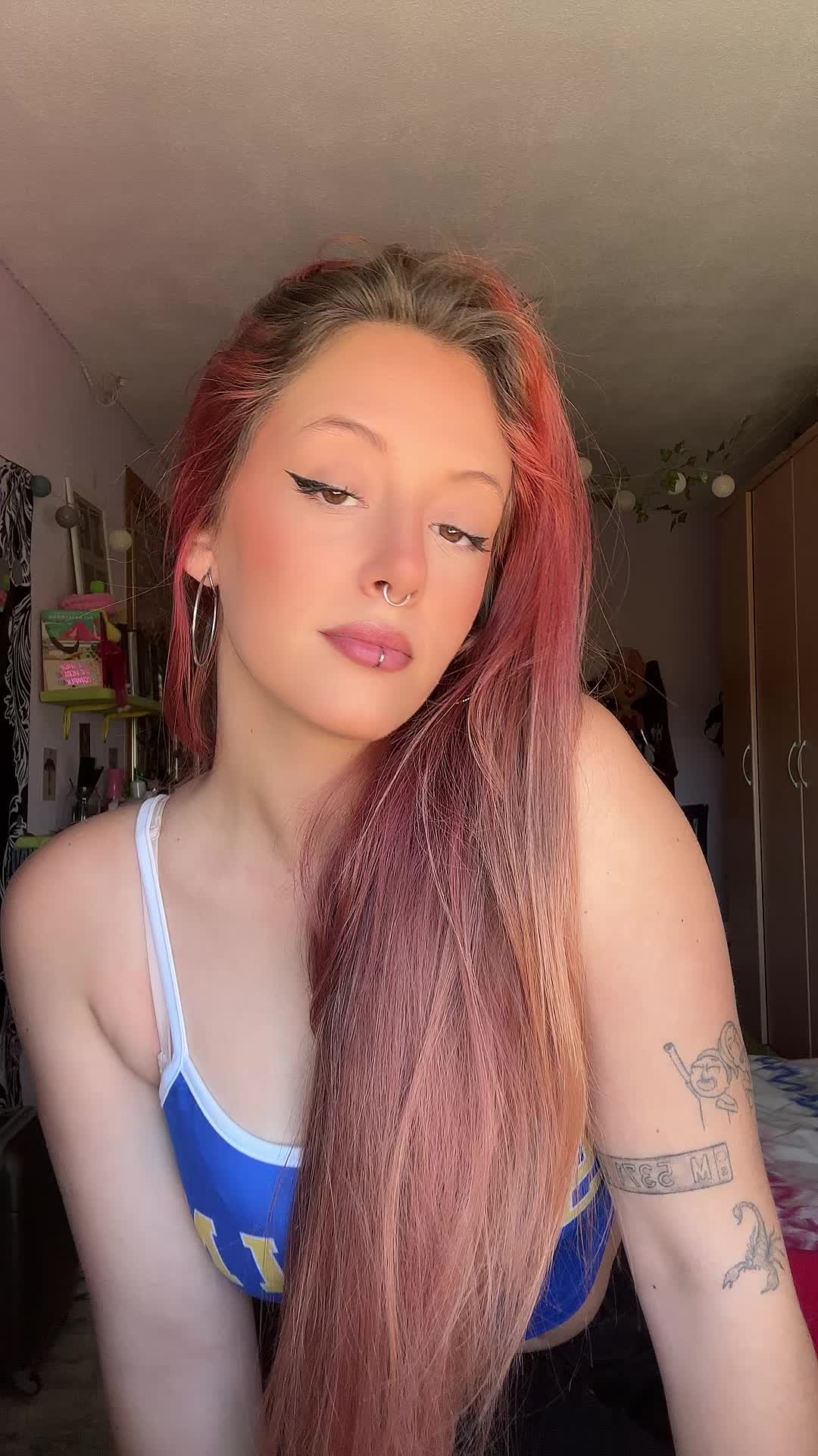 @𝔰𝔞𝔯𝔞🦋