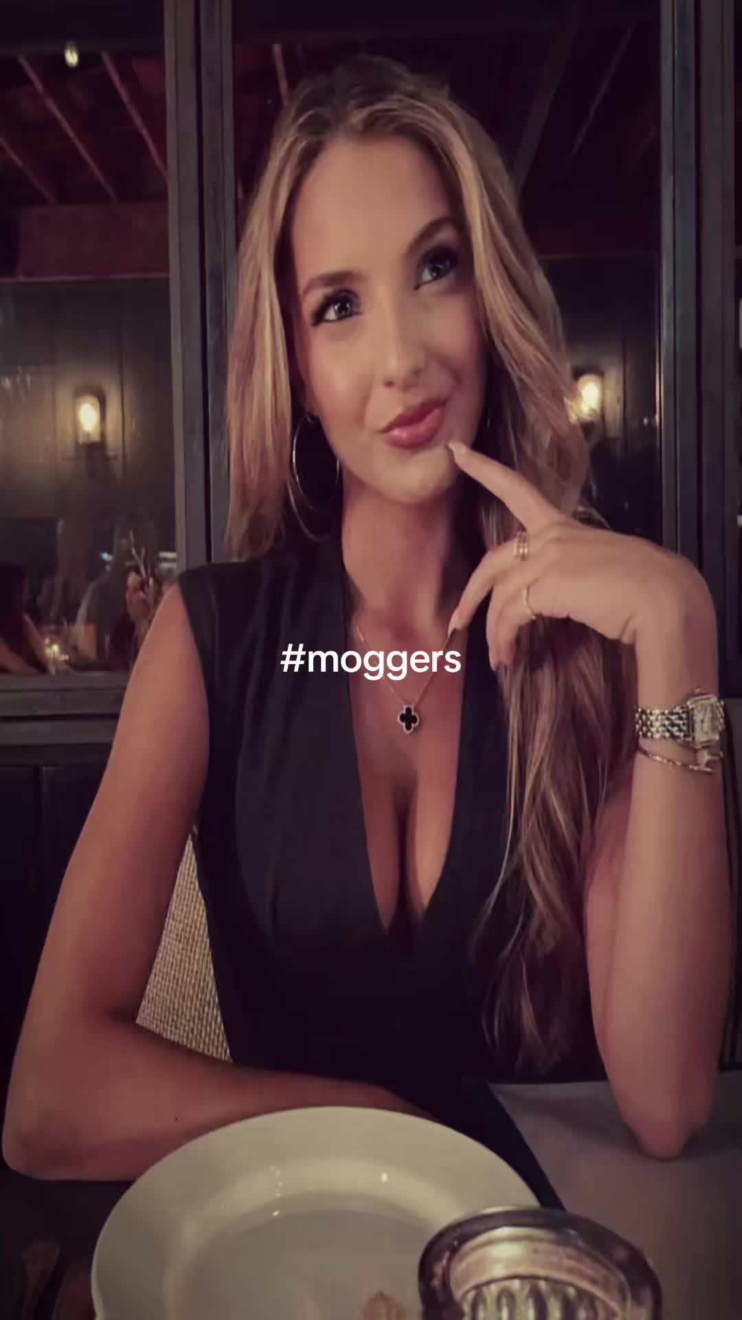 @holliex