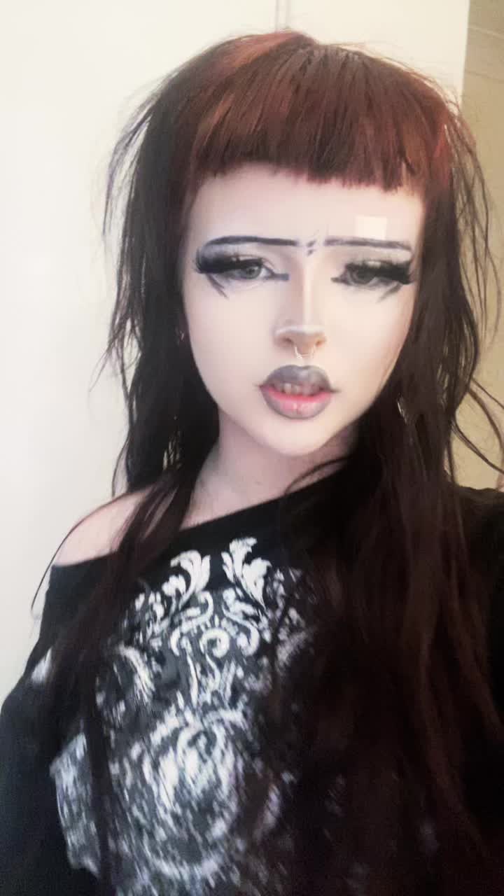 @Lillyy