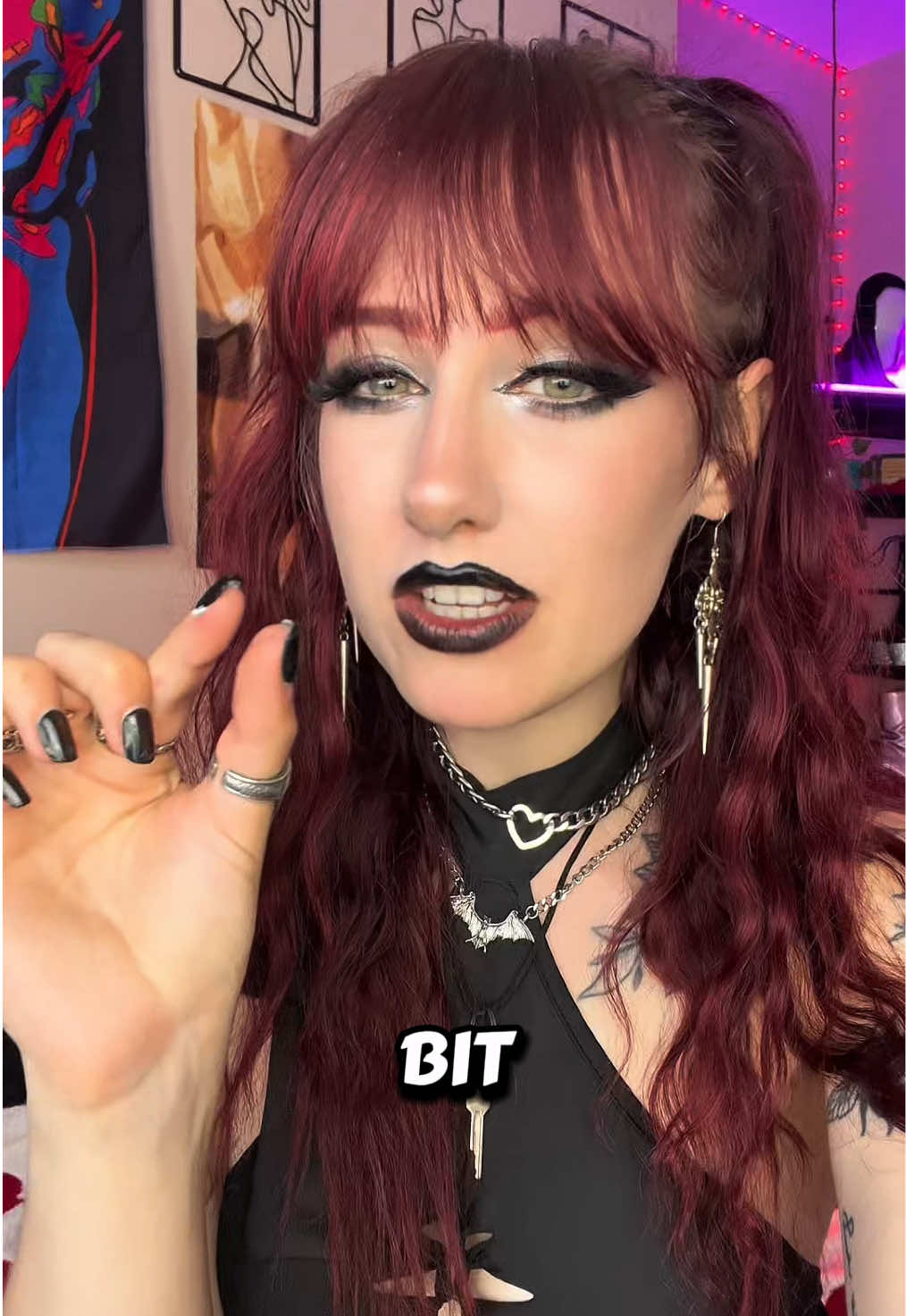 @Ivy Fox 🦇