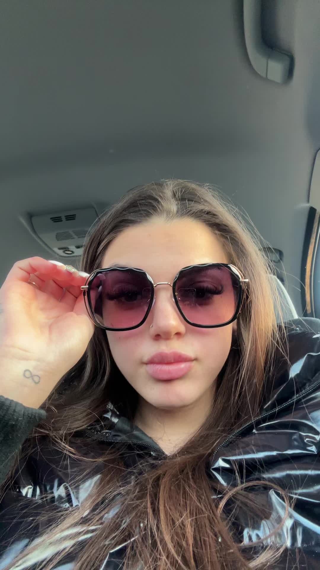 @Karolina Karolina