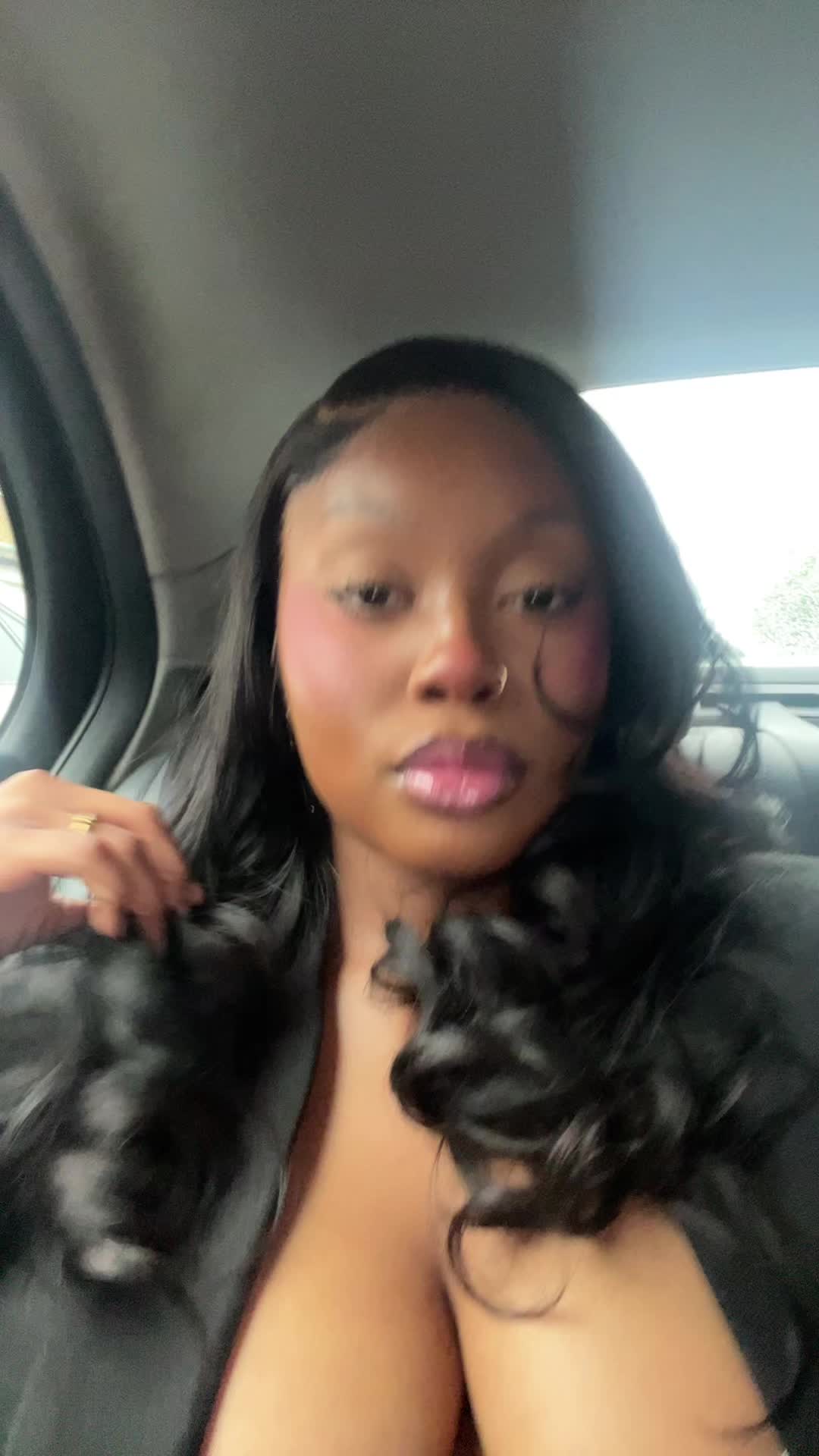 @Liztalkss
