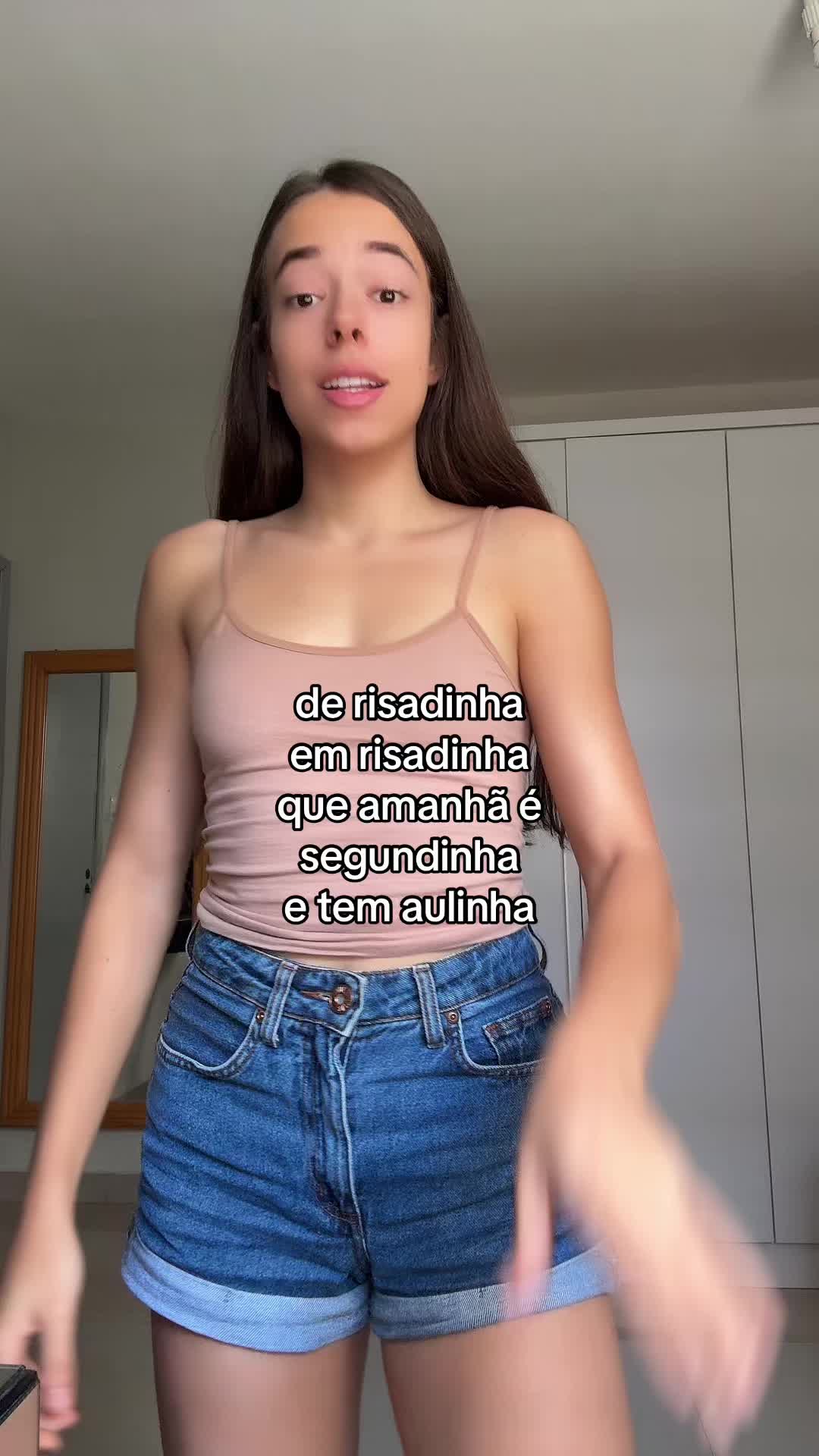@Julia Andrade