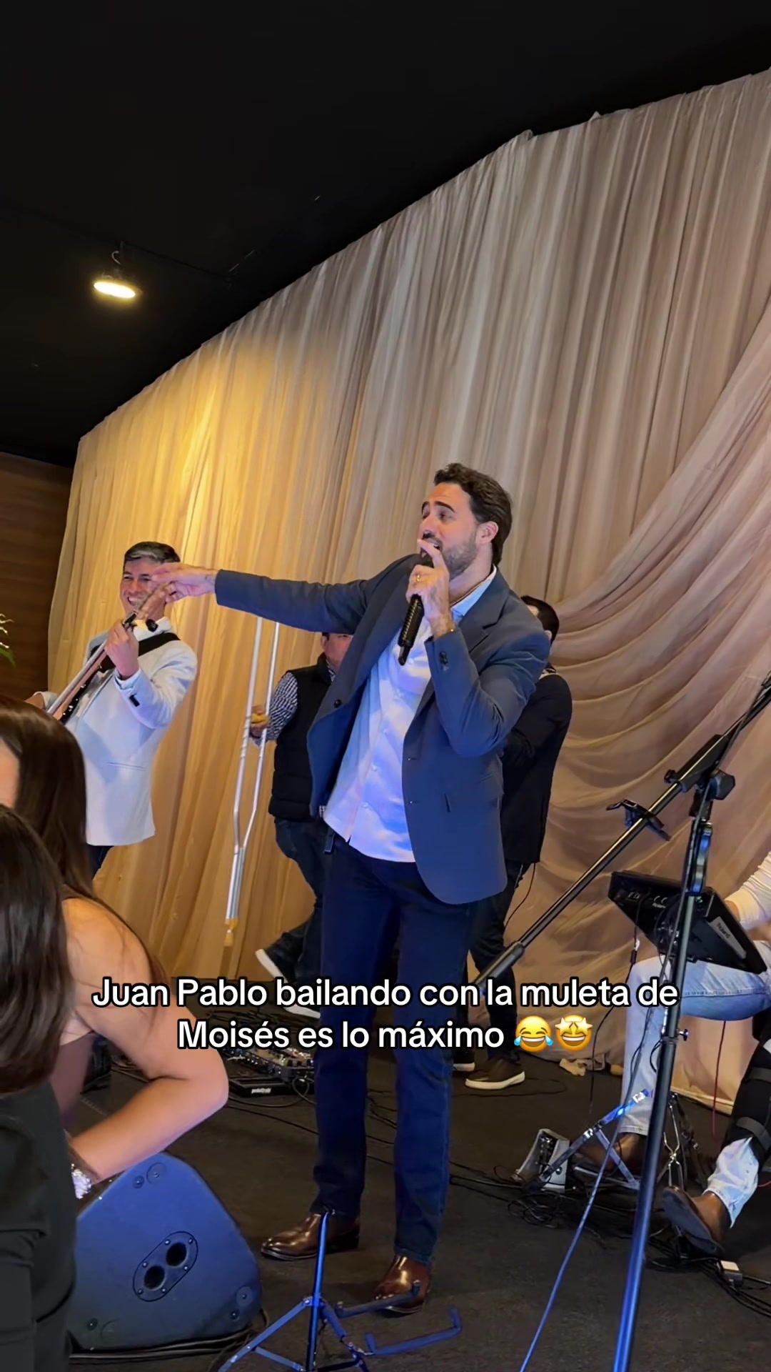 @Hermanos Barbery Oficial