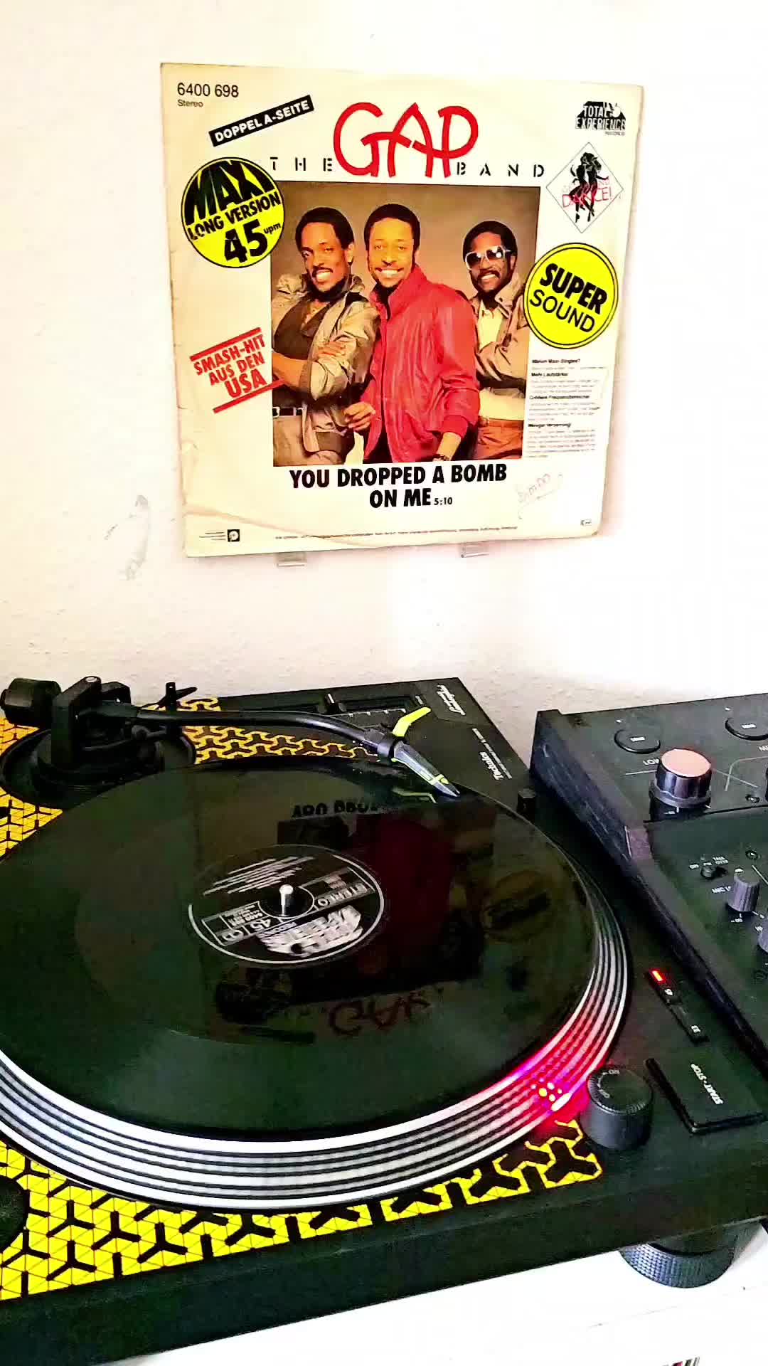 @vinyl-lover