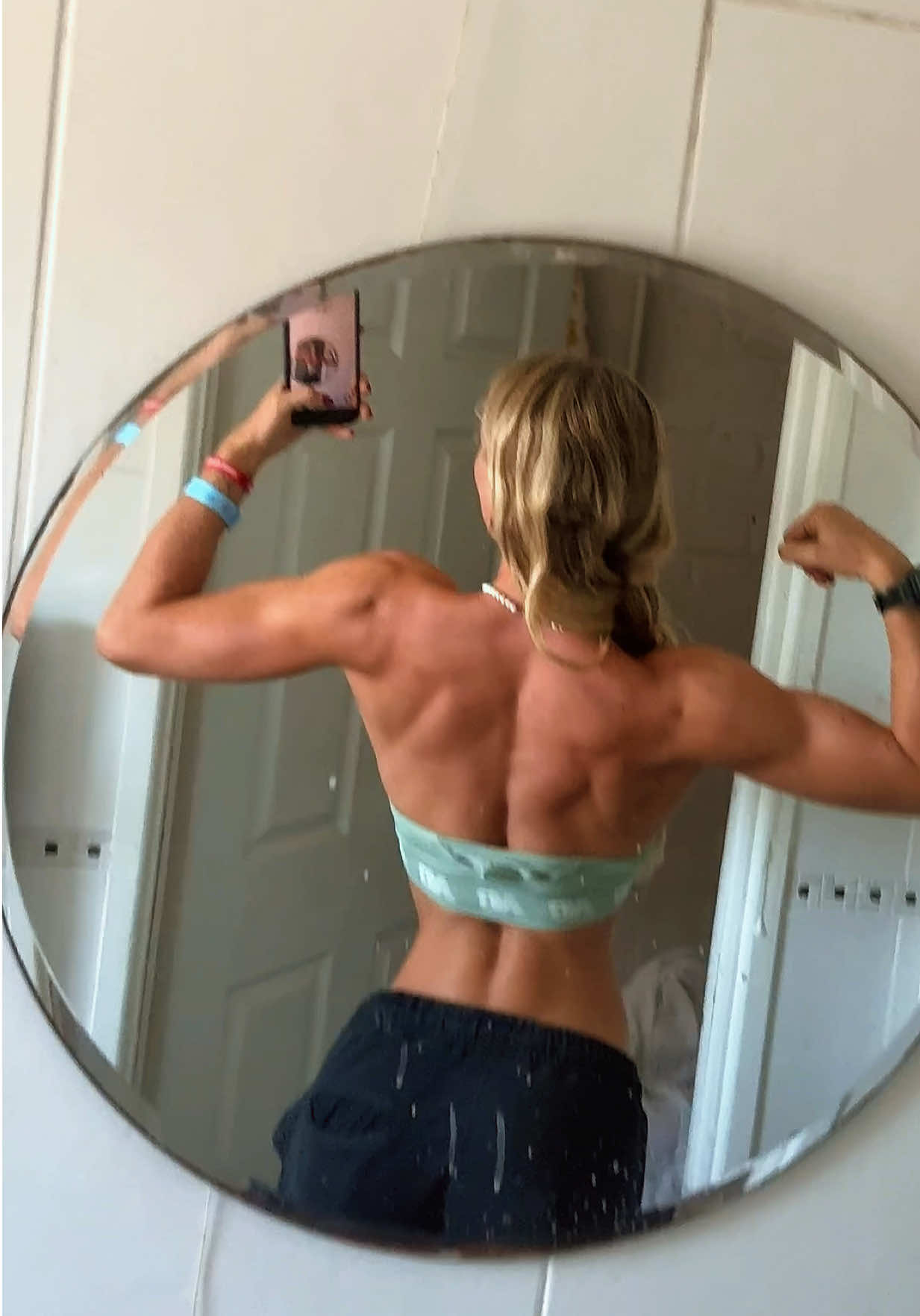 @ellourafit