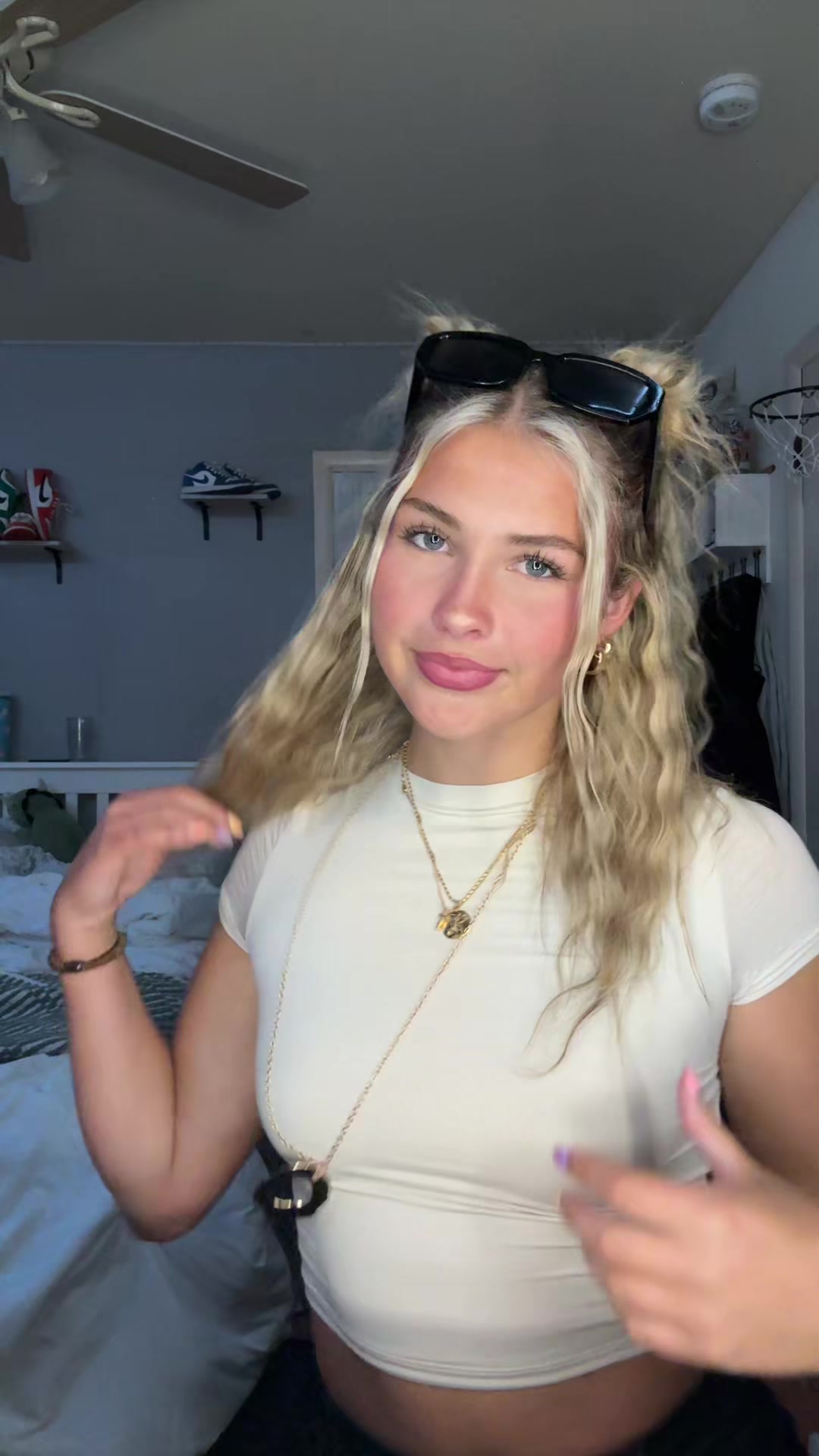 @hi