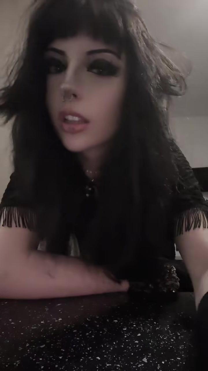 @Aphen🧟♀️
