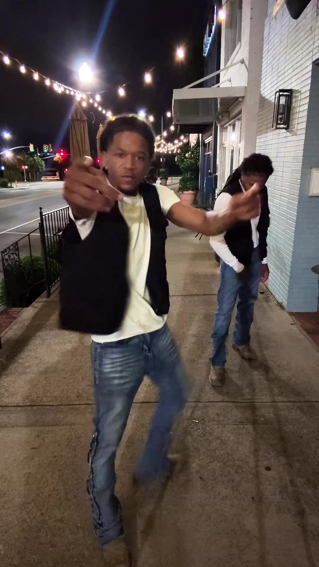 @Ghettotwins_