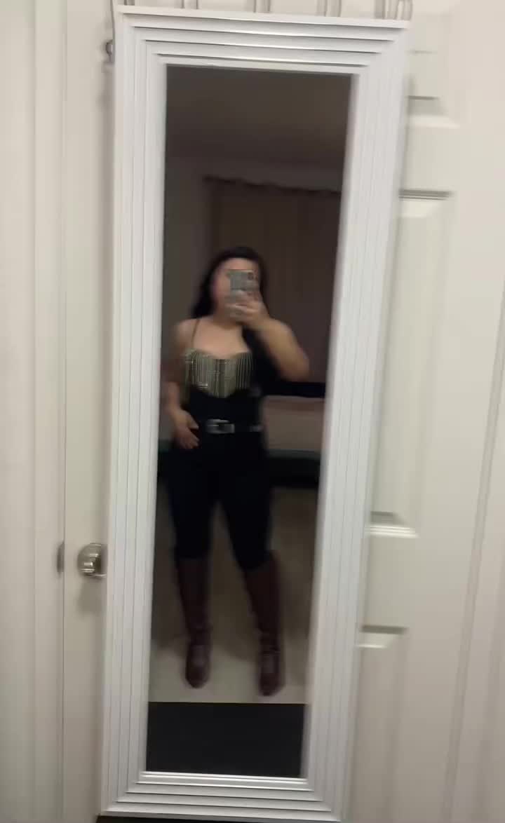 @adeli santis
