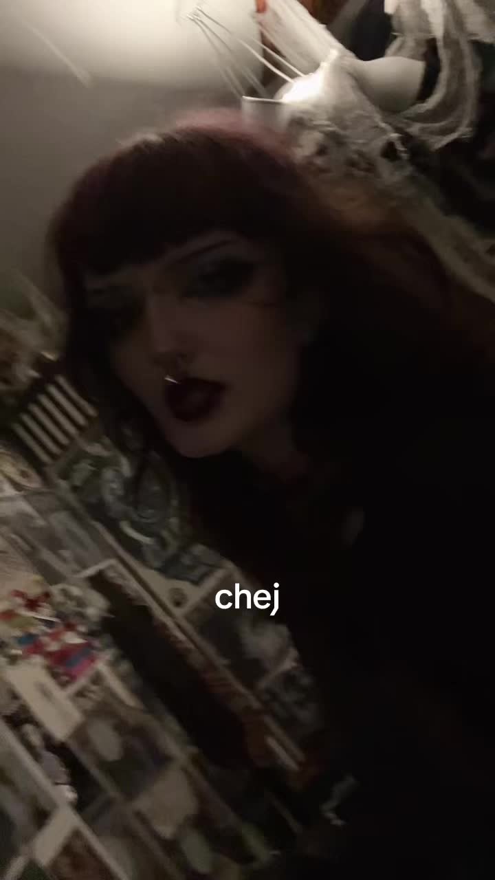 @elvira